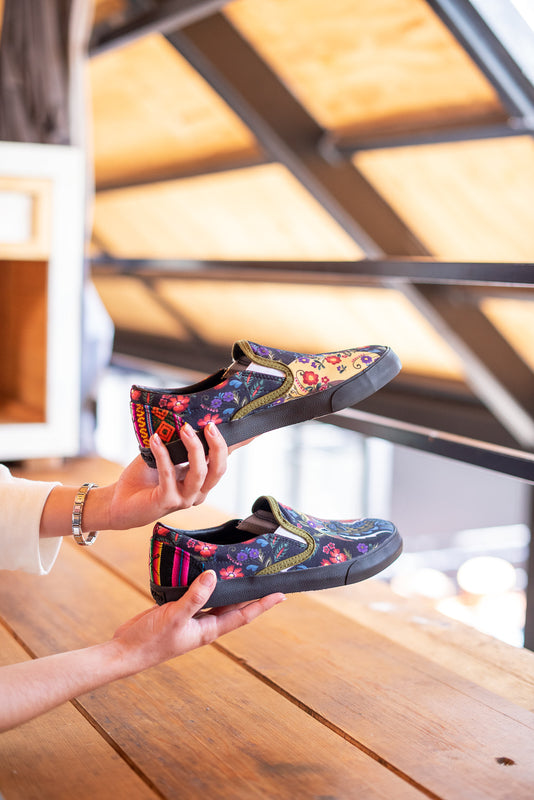 Inkkas Women's Jackal Slip On